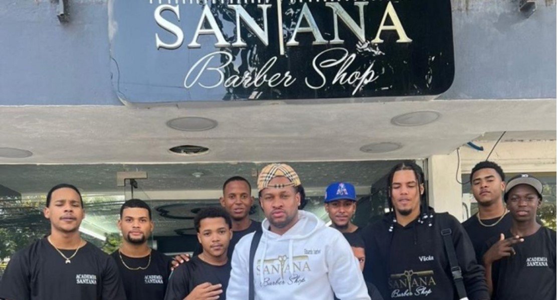 Intervienen Santana Barber Shop en Santiago